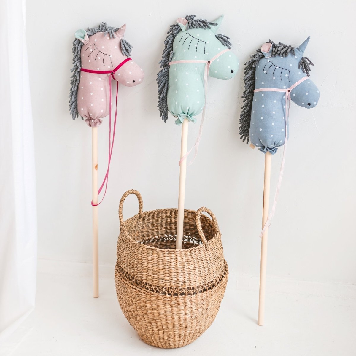 MINICAMP Unicorn Hobby Horse Stick Toy –  Teal With Pink Hair