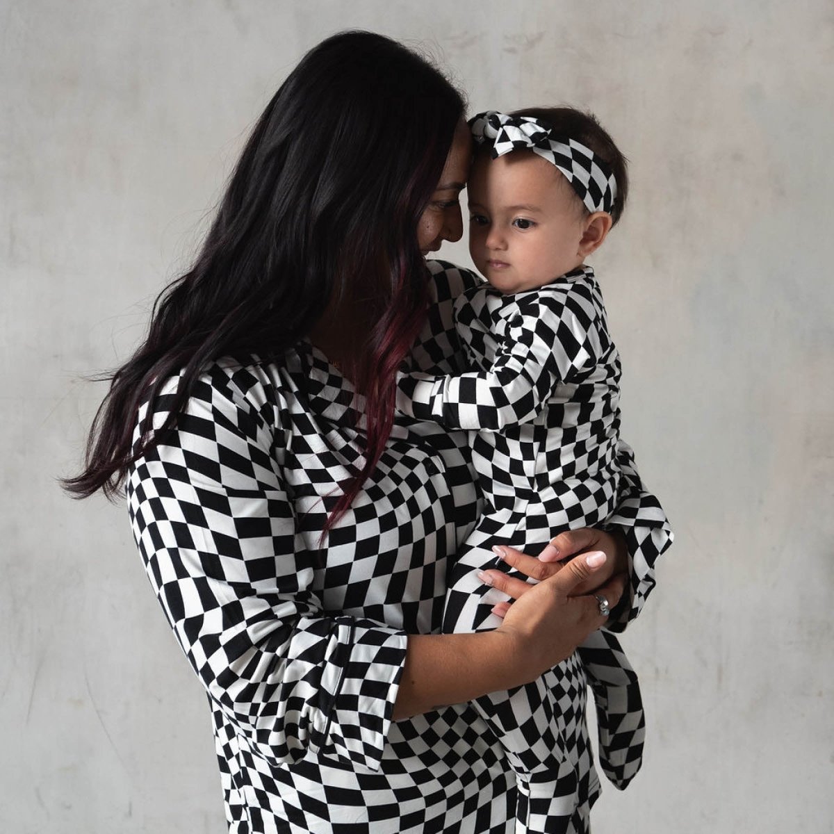 Women's Flare Set (Long Sleeve) - B&W Wavy Checker